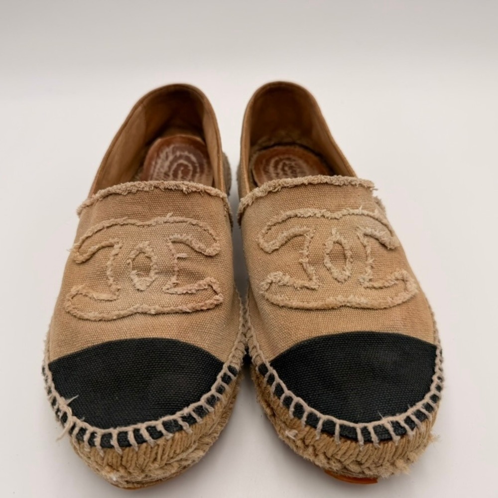 Chanel Espadrilles Women Size 39‎ Tan Black Fair Frayed CC Logo G29762
